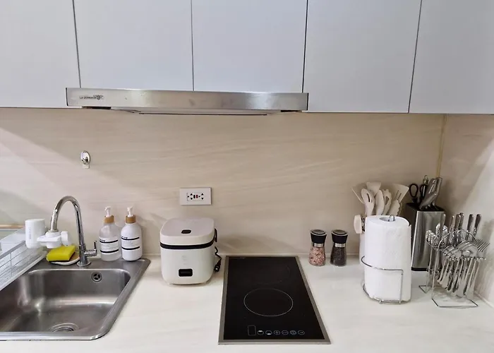 Comfy 50 Mbps Wi-fi, Smart Tv, Netflix Apartamento Manila